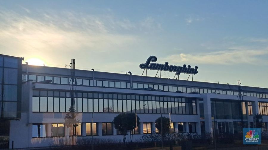 Kantor Pusat Lamborghini, Bologna, Italia. (CNBC Indonesia /Leon Saragi)