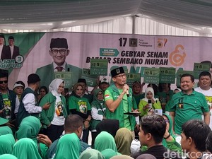 Ibu-ibu Sumedang Curhat soal Bank Emok ke Sandiaga Uno