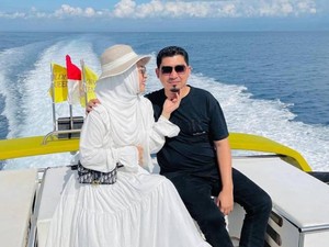 Kunci Harmonis Ustaz Solmed dan April Jasmine: Istri Ngambek Jangan Ajak Debat!