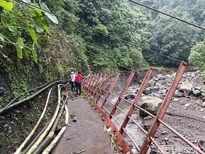 Air Terjun Madakaripura Ditutup Dampak Bencana, Disparta Cari Jalur Baru