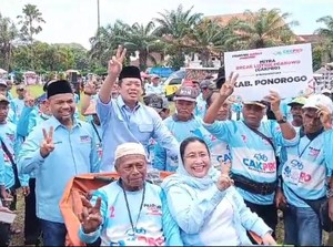 Nusron Wahid Bagi 300 Becak Listrik Prabowo ke Paguyuban Becak Madiun