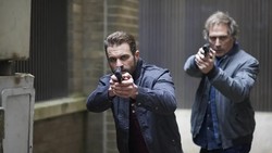 Sinopsis Film All The Devils Men, Pertarungan Sengit di Dunia Bayangan