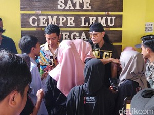 Kunjungi Tegal, Gibran Disambut dan Makan Siang Bareng Gus Miftah