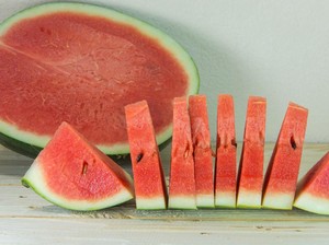 7 Manfaat Rutin Konsumsi Semangka bagi Tubuh