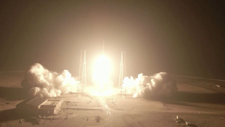 Iran secara bersamaan meluncurkan tiga satelit untuk pertama kalinya pada Minggu (28 Januari) menggunakan roket pembawa satelit