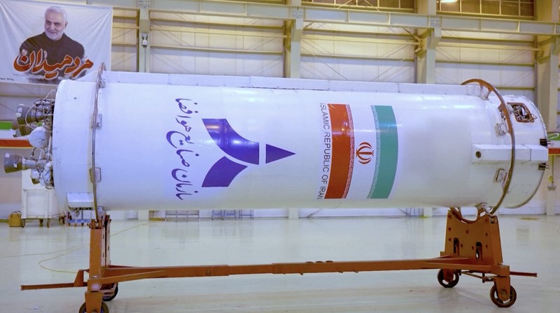 Iran secara bersamaan meluncurkan tiga satelit untuk pertama kalinya pada Minggu (28 Januari) menggunakan roket pembawa satelit 