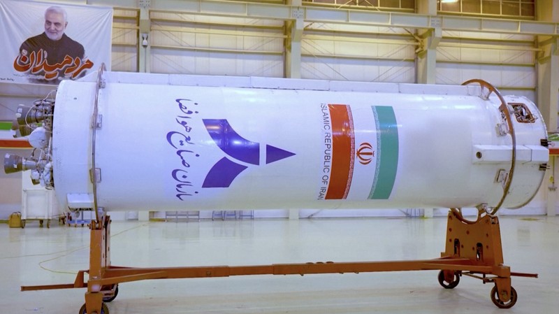 Iran secara bersamaan meluncurkan tiga satelit untuk pertama kalinya pada Minggu (28 Januari) menggunakan roket pembawa satelit 