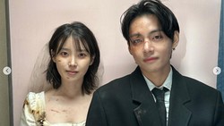 IU Diduga Rayakan Ultah Berdua V BTS Alih-alih Lee Jong Suk, Nyatanya...