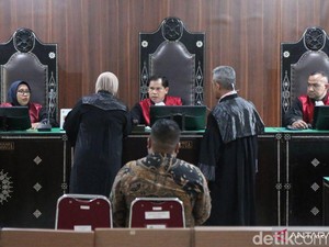 Kampanyekan Istri yang Nyaleg DPRD Kabupaten, Kades di NTB Diadili