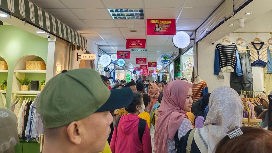Suasana Little Bangkok Pasar Tanah Abang, Senin (29/1/2024), (CNBC Indonesia/Martyasari Rizky)