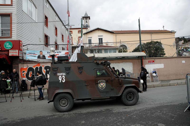 Rekaman CCTV di dalam gereja menunjukkan momen serangan bersenjata terjadi (Dok: via REUTERS/SOCIAL MEDIA)