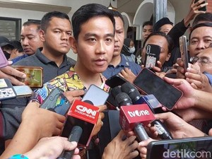 Komentar Gibran Usai Jokowi dan Prabowo Semeja Makan Bakso Bareng