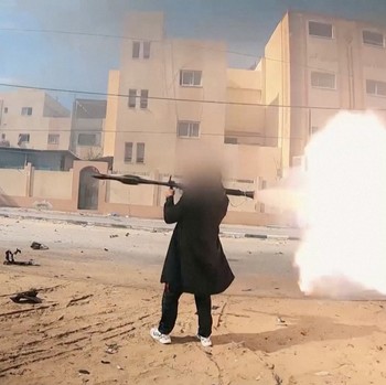 Detik-Detik Hamas Gempur Israel di Gaza, Bawa Roket-Tembak Tank