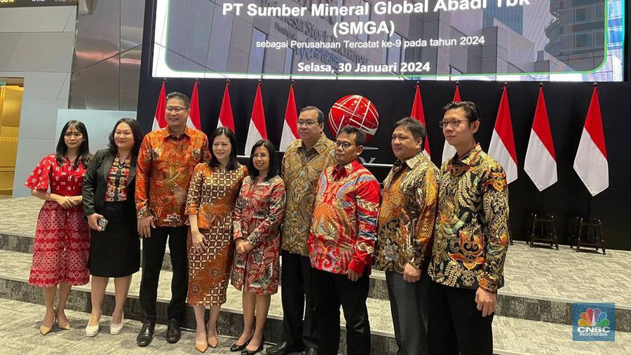 Debut Perdana Sumber Mineral Global Abadi (SMGA) di BEI. (CNBC Indonesia/Romys Binekasri)