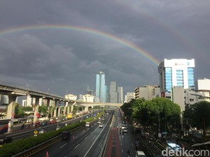 Apakah Pelangi Bisa Muncul di Malam Hari? Ini Penjelasan Ilmiahnya
