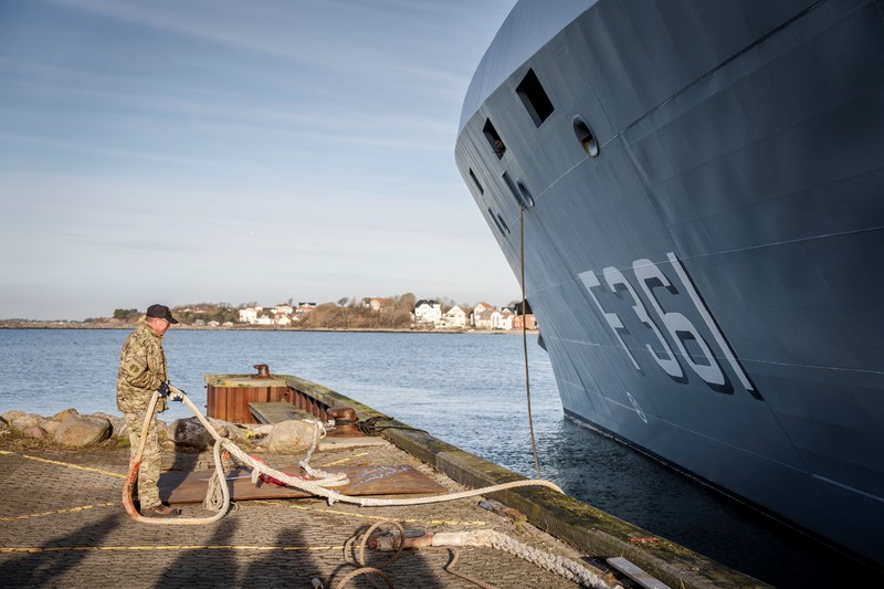 Fregat Denmark Iver Huitfeldt berangkat ke Teluk Aden, dari Pangkalan Angkatan Laut di Korsoer, Denmark, 29 Januari 2024. Fregat Denmark akan berkontribusi untuk memperkuat keamanan maritim di dan sekitar Laut Merah. Fregat Denmark Iver Huitfeldt berangkat ke Teluk Aden, dari Pangkalan Angkatan Laut di Korsoer, Denmark, 29 Januari 2024. Fregat Denmark akan berkontribusi untuk memperkuat keamanan maritim di dan sekitar Laut Merah. (Ritzau Scanpix/Mads Claus Rasmussen via REUTERS)