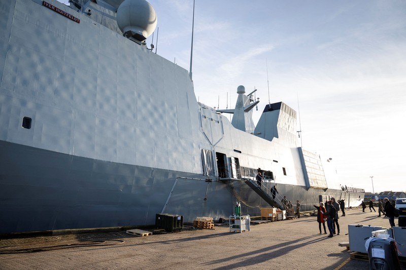 Fregat Denmark Iver Huitfeldt berangkat ke Teluk Aden, dari Pangkalan Angkatan Laut di Korsoer, Denmark, 29 Januari 2024. Fregat Denmark akan berkontribusi untuk memperkuat keamanan maritim di dan sekitar Laut Merah. (Ritzau Scanpix/Mads Claus Rasmussen via REUTERS)