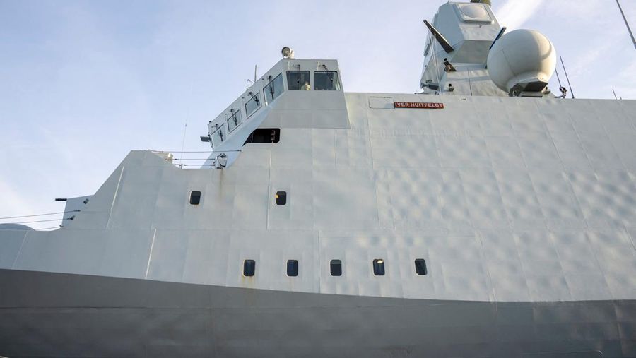 Fregat Denmark Iver Huitfeldt berangkat ke Teluk Aden, dari Pangkalan Angkatan Laut di Korsoer, Denmark, 29 Januari 2024. Fregat Denmark akan berkontribusi untuk memperkuat keamanan maritim di dan sekitar Laut Merah. (Ritzau Scanpix/Mads Claus Rasmussen via REUTERS)