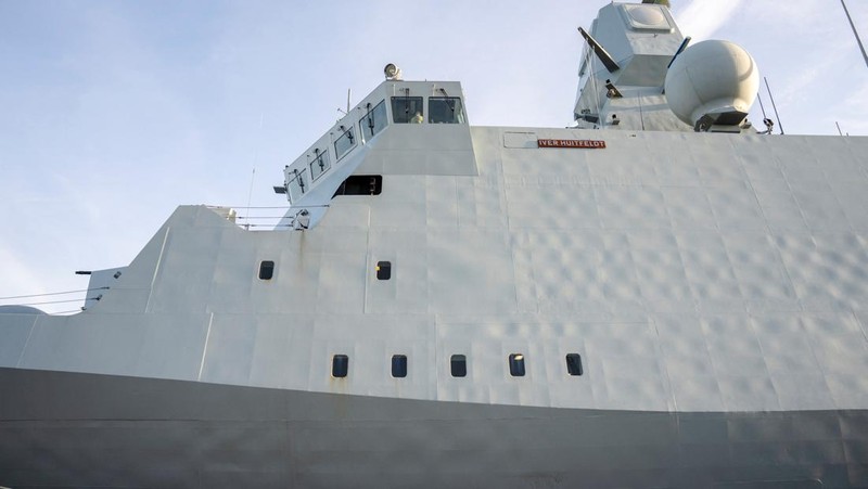 Fregat Denmark Iver Huitfeldt berangkat ke Teluk Aden, dari Pangkalan Angkatan Laut di Korsoer, Denmark, 29 Januari 2024. Fregat Denmark akan berkontribusi untuk memperkuat keamanan maritim di dan sekitar Laut Merah. (Ritzau Scanpix/Mads Claus Rasmussen via REUTERS)