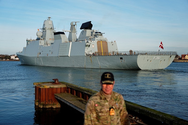 Fregat Denmark Iver Huitfeldt berangkat ke Teluk Aden, dari Pangkalan Angkatan Laut di Korsoer, Denmark, 29 Januari 2024. Fregat Denmark akan berkontribusi untuk memperkuat keamanan maritim di dan sekitar Laut Merah. (Ritzau Scanpix/Mads Claus Rasmussen via REUTERS)