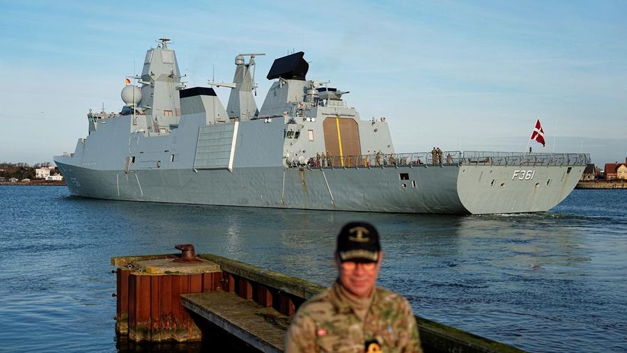 Fregat Denmark Iver Huitfeldt berangkat ke Teluk Aden, dari Pangkalan Angkatan Laut di Korsoer, Denmark, 29 Januari 2024. Fregat Denmark akan berkontribusi untuk memperkuat keamanan maritim di dan sekitar Laut Merah. (Ritzau Scanpix/Mads Claus Rasmussen via REUTERS)