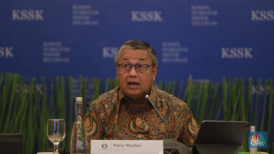 Gubernur Bank Indonesia, Perry Warjiyo dalam acara Konferensi pers Hasil Rapat Berkala KSSK I Tahun 2024 di Kementerian Keuangan, Selasa (30/1/2024). (CNBC Indonesia/Muhammad Sabki)