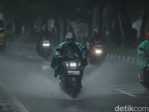 Video Prospek Cuaca hingga 5 Februari: Babel, Jateng & Jatim Hujan Lebat
