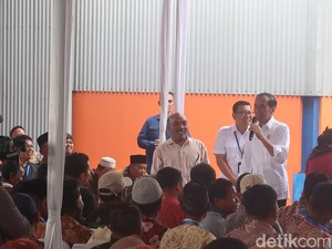 Jokowi Bagikan 2 Sepeda Saat Berada di Sleman dan Bantul