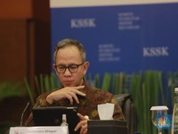 OJK: Kinerja Perbankan Stabil, Kredit Tumbuh 12,36%