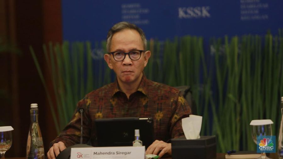 Ketua DK OJK, Mahendra Siregar dalam acara Konferensi pers Hasil Rapat Berkala KSSK I Tahun 2024 di Kementerian Keuangan, Selasa (30/1/2024). (CNBC Indonesia/Muhammad Sabki)