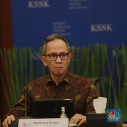 Bos OJK Blak-blakan Dampak Konflik Timur Tengah ke Lembaga Keuangan