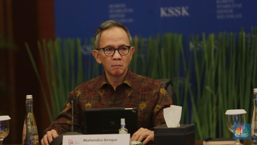Ketua DK OJK, Mahendra Siregar dalam acara Konferensi pers Hasil Rapat Berkala KSSK I Tahun 2024 di Kementerian Keuangan, Selasa (30/1/2024). (CNBC Indonesia/Muhammad Sabki)