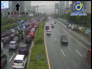 Lalin Tol Dalam Kota Kuningan Arah Semanggi Macet Pagi Ini
