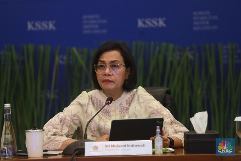 Menteri Keuangan, Sri Mulyani dalam acara Konferensi pers Hasil Rapat Berkala KSSK I Tahun 2024 di Kementerian Keuangan, Selasa (30/1/2024). (CNBC Indonesia/Muhammad Sabki) Menteri Keuangan, Sri Mulyani dalam acara Konferensi pers Hasil Rapat Berkala KSSK I Tahun 2024 di Kementerian Keuangan, Selasa (30/1/2024). (CNBC Indonesia/Muhammad Sabki)