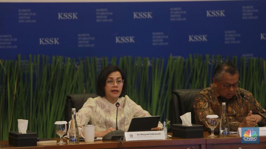 Menteri Keuangan, Sri Mulyani dalam acara Konferensi pers Hasil Rapat Berkala KSSK I Tahun 2024 di Kementerian Keuangan, Selasa (30/1/2024). (CNBC Indonesia/Muhammad Sabki)
