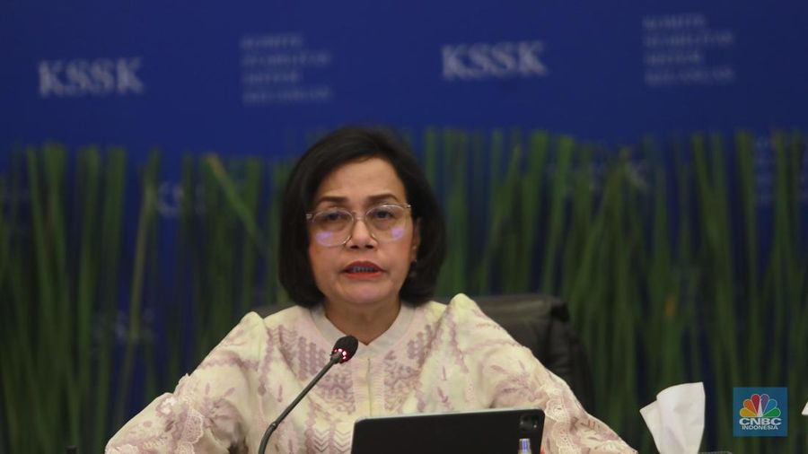 Menteri Keuangan, Sri Mulyani dalam acara Konferensi pers Hasil Rapat Berkala KSSK I Tahun 2024 di Kementerian Keuangan, Selasa (30/1/2024). (²©²ÊÍøÕ¾/Muhammad Sabki)