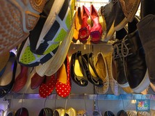 Gokil! Segini Cuan Gede Pedagang Jual Sepatu Adidas-Nike Eks Impor