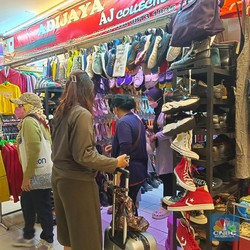 Sstt... Ada Bos Besar Pemasok Sepatu Adidas-Nike Eks Impor, Siapa?