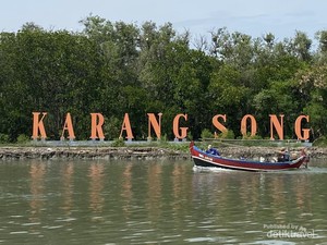 Pantai Karangsong, Pesona Indramayu untuk Weekend Seru
