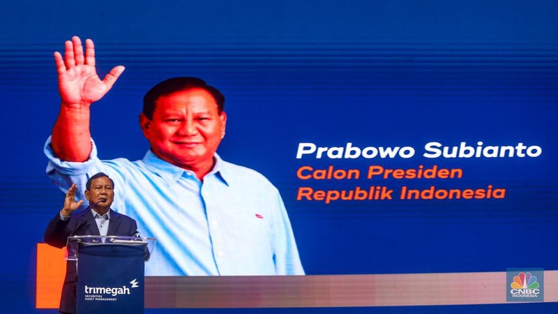 Calon Presiden nomor urut 02 dari Koalisi Indonesia Maju, Prabowo Subianto memberikan pemaparan dalam acara Political and Economic Outlook di Jakarta, Rabu (31/1/2024). (CNBC Indonesia/Faisal Rahman)