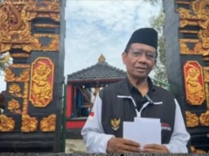 Video: Mahfud MD Tunjukkan Surat Resign Serius Mundur dari Kabinet