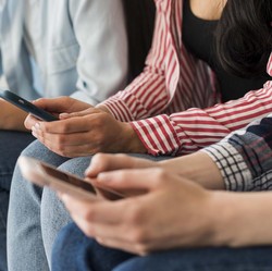 15 Aplikasi Jalur Masuk Maling M-Banking, Jutaan Warga RI Download