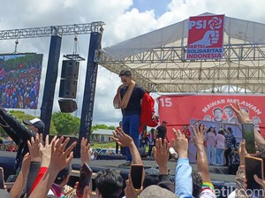 Kampanye di Kupang, Kaesang Pimpin Doa untuk Korban Gunung Lewotobi