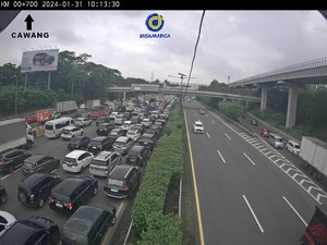 Lalu Lintas Tol Arah Jakarta Padat di Sejumlah Titik
