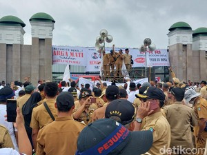 Polisi Turunkan 2.304 Personel Amankan Demo Apdesi di DPR