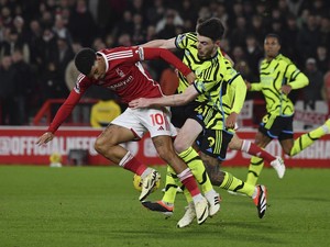 Arsenal Diredam Nottingham Forest di Babak I