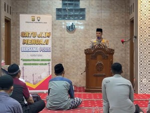 Polda Metro Gelar Satu Jam Mengaji Bareng Polisi demi Pemilu Damai