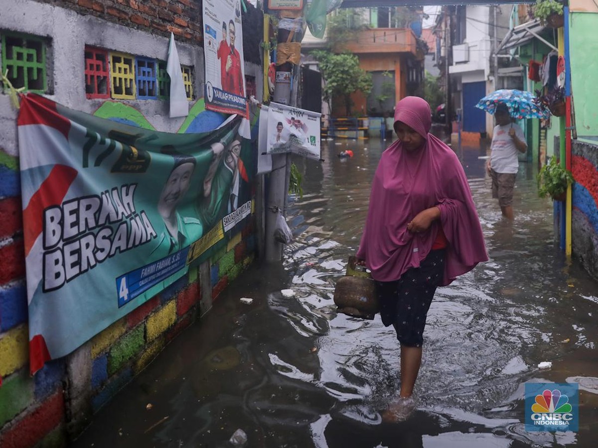 BMKG Beri Peringatan Hujan Lebat di Jabodetabek, Waspada Banjir