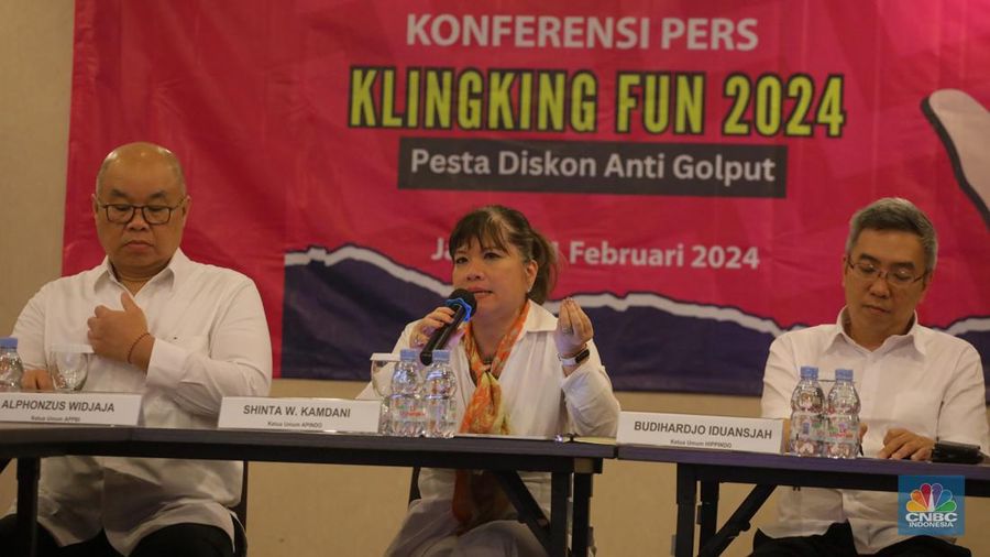 Ketua Umum APINDO, Shinta W. Kamdani saat konferensi pers KLINGKING FUN 2024, Pesta Diskon Anti Golput di Jakarta, Kamis (1/2/2024). (CNBC Indonesia/Faisal Rahman)