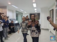Mahfud MD 10 Menit Bertemu Jokowi, Begini Suasananya!